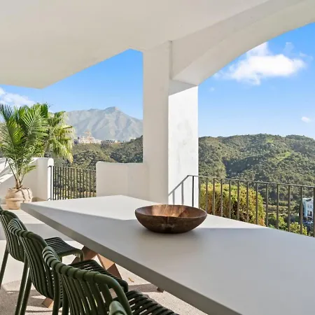 3 Bedroom With Mountain Views - La Quinta, Benahavis